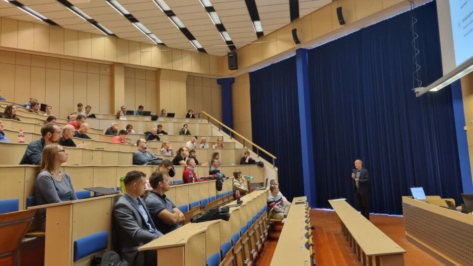 Dny AI na ZČU: Když umělá inteligence pomáhá lékařům, učitelům i přírodě