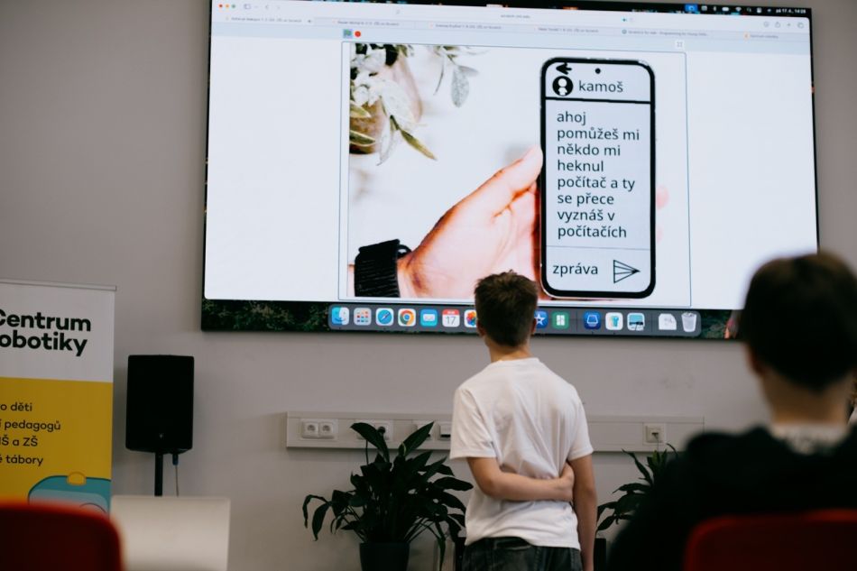 Soutěž Škrábej, kotě! v&nbsp;Centru robotiky_téma kyberšikana_foto SITMP